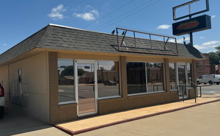 Pictures of Mixed Use, Office, Retail property located at 702 W Main Street, Artesia, NM 88210 for sales - image #1