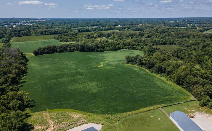 Pictures of Land property located at 4521 Alton Commerce Parkway, Alton, IL 62002 for sales - image #1