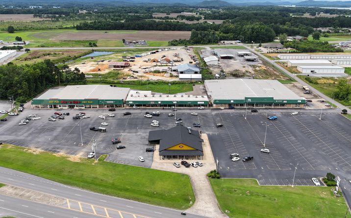 Pictures of Retail property located at 1470 W Main St, Centre, AL 35960 for sales - image #1