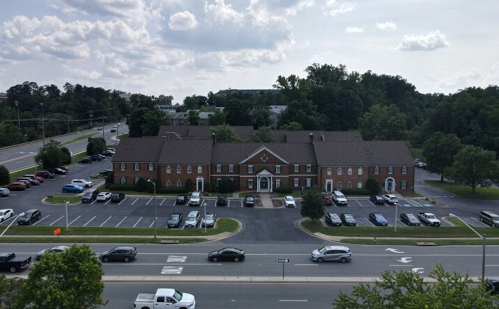 Pictures of Office property located at 607 Emancipation Hwy, Fredericksburg, VA 22401 for comps - image #1