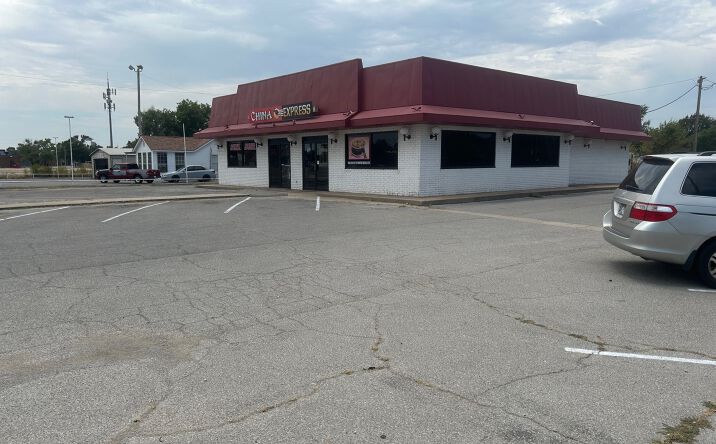 Pictures of Retail property located at 303 SW Sheridan Rd, Lawton, OK 73505 for sales - image #1