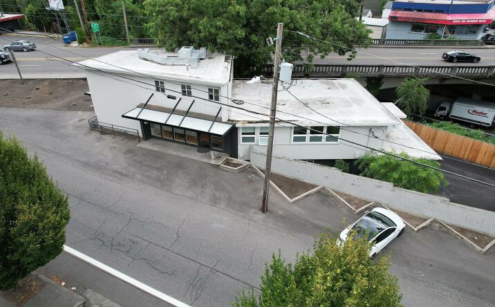Pictures of Retail, Office, Mixed Use property located at 8283 SW Barbur Blvd, Portland, OR 97219 for sales - image #1