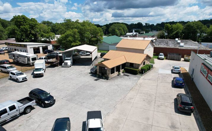 Pictures of Office, Mixed Use, Special Purpose property located at 608 N Glenwood Avenue, Dalton, GA 30721 for sales - image #1