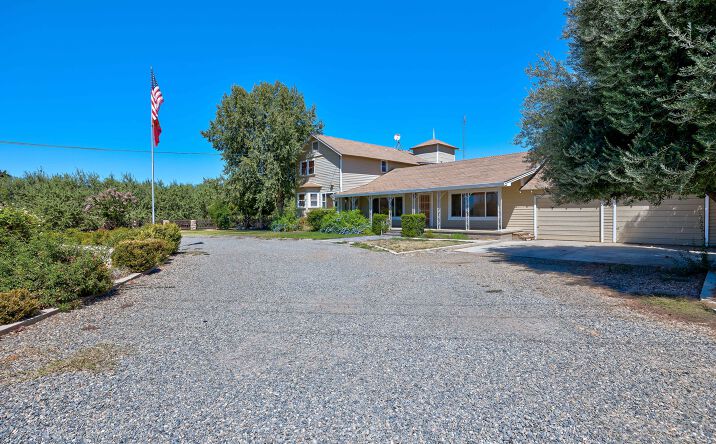 Pictures of Mixed Use property located at 12800 Le Grand Rd, Le Grand, CA 95333 for sales - image #1
