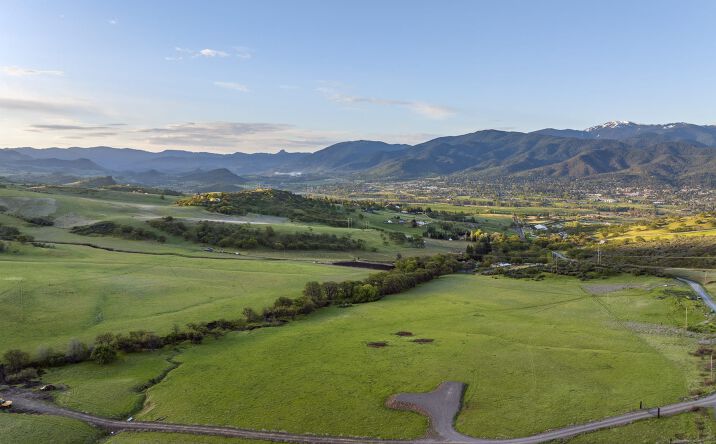 Pictures of Land property located at 1650 E Nevada Street, Ashland, USA 97520 for sales - image #1
