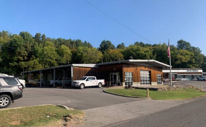 Pictures of Industrial, Retail property located at 4800 E Lake Blvd, Birmingham, AL 35217 for sales - image #1