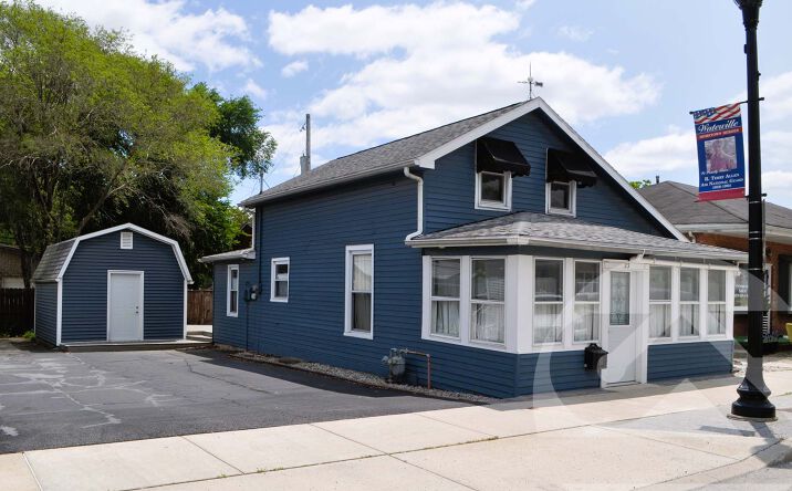 Pictures of Retail property located at 23 S Third Street, Waterville, OH 43566 for sales - image #1