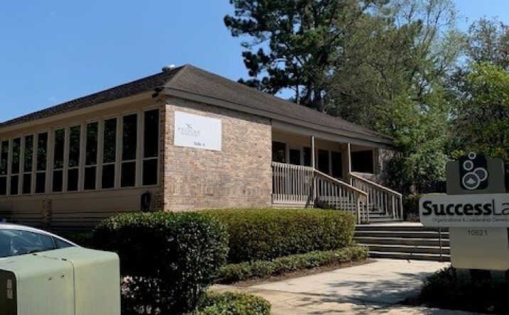 Pictures of Office property located at 10621 N Oak Hills Pkwy, Baton Rouge, LA 70810 for sales - image #1