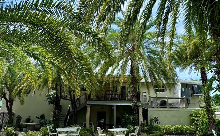 Pictures of Retail, Mixed Use property located at 1780 Commercial Drive, Naples, FL 34112 for sales - image #1