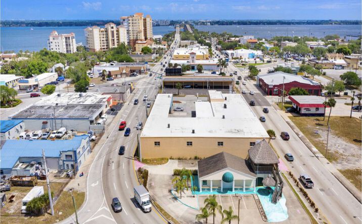 Pictures of Retail property located at 117, 127, 137 Hughlett Ave, Cocoa, FL 32922 for sales - image #1