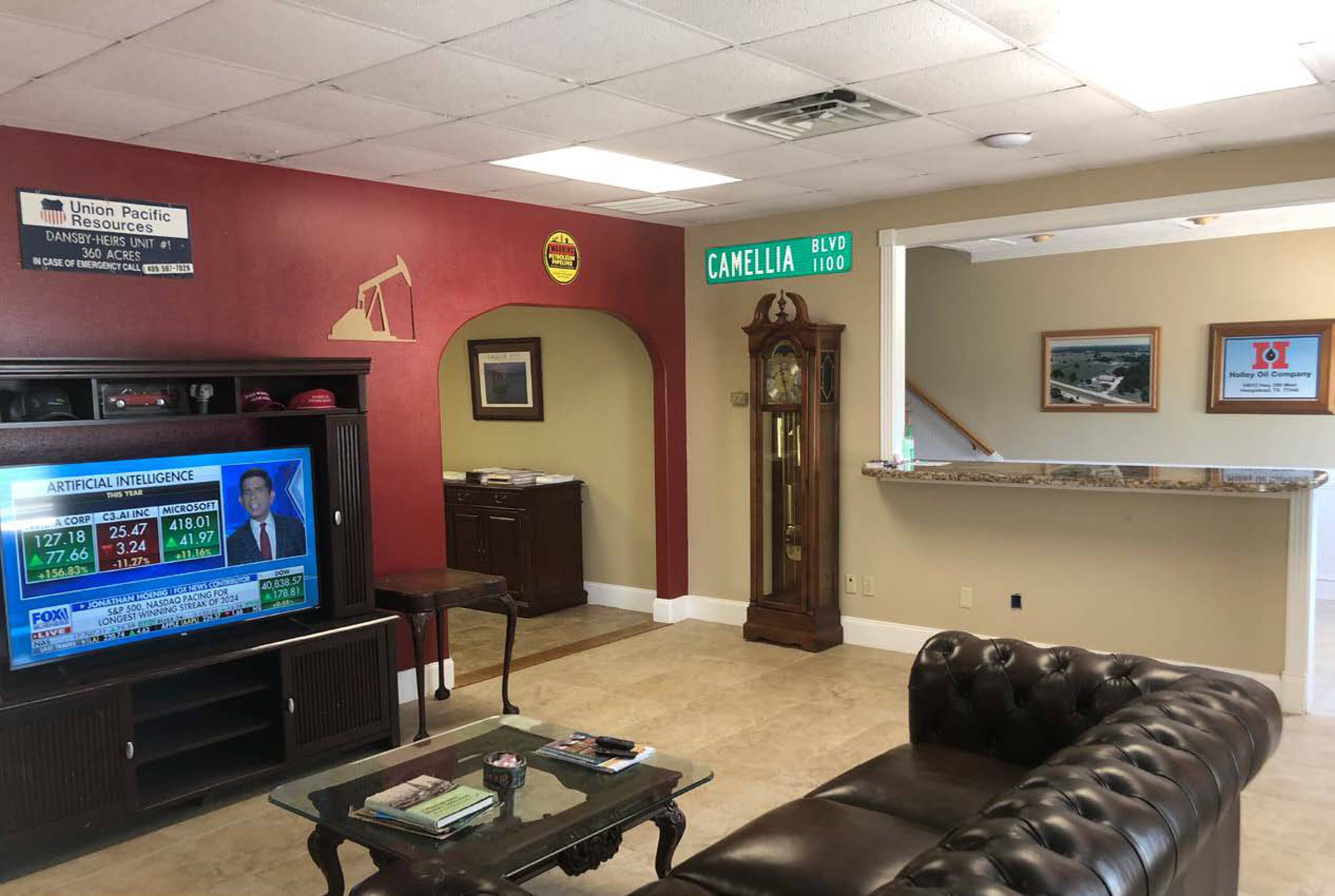 54012 Hwy 290 W