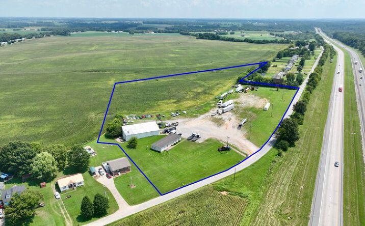 Pictures of Retail, Land property located at 1834 Carneal Ln, Oak Grove, KY 42262 for sales - image #1