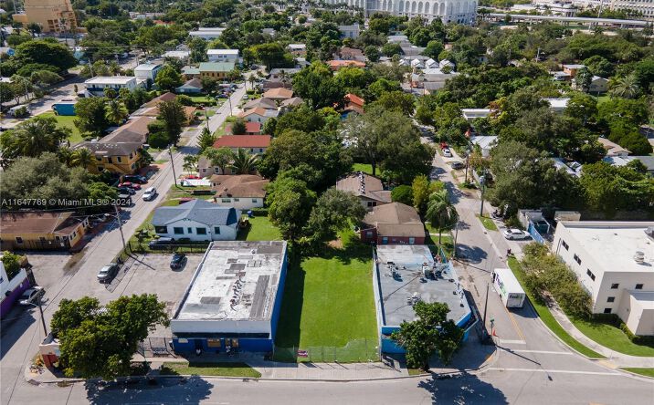 Pictures of Hospitality, Mixed Use, Multifamily, Office, Retail property located at 3344 SW 37th Ave, Miami, FL 33133 for sales - image #1