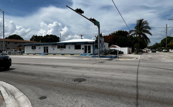 Pictures of Multifamily property located at 173 E 9th St, Hialeah, FL 33010 for sales - image #1
