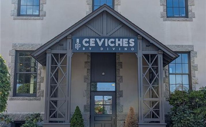Pictures of Land, Retail property located at 1000 Chapel View Boulevard UNIT 100, Cranston, RI 02920 for sales - image #1