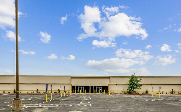 Pictures of Industrial property located at 7236 E Harry St, Wichita, KS 67207 for sales - image #1