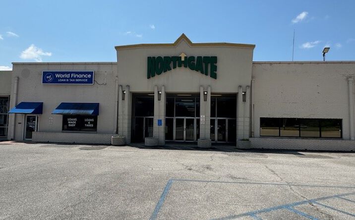 Pictures of Retail property located at 1800 NE Evangeline Thruway, Lafayette, LA 70501 for sales - image #1