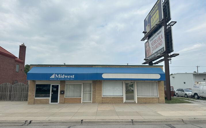 Pictures of Industrial, Mixed Use, Office, Retail property located at 2324 O St, Lincoln, NE 68510 for sales - image #1