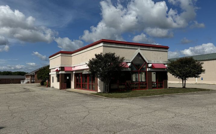 Pictures of Retail property located at 6525 US 49, Hattiesburg, MS 39401 for sales - image #1