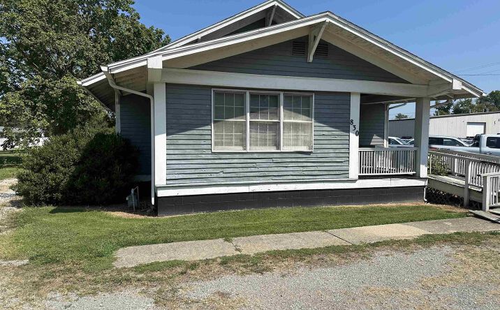 Pictures of Land, Office property located at 830 E Noleman Street, Centralia, IL 62801 for sales - image #1