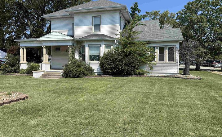 Pictures of Land, Office property located at 820 E Noleman Street, Centralia, IL 62801 for sales - image #1