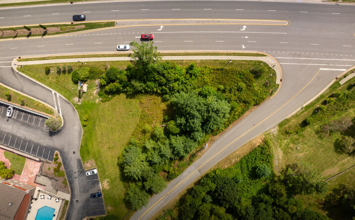 Pictures of Retail, Office, Land property located at 8500 Valley Blvd, Blowing Rock, NC 28605 for sales - image #1