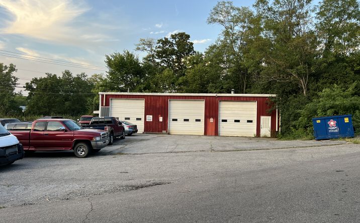 Pictures of Industrial, Retail property located at 3449 Turfway Rd, Erlanger, KY 41018 for sales - image #1