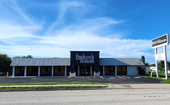 Pictures of Retail property located at 6920 Cortez Rd W, Bradenton, FL 34210 for sales - image #1
