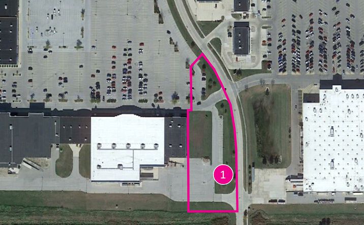 Pictures of Land property located at APN #061240200500, Mason City, IA 50401 for sales - image #1