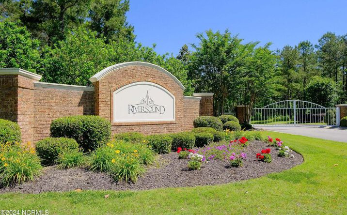 Pictures of Land property located at 504 Riversound Dr, Edenton, NC 27932 for sales - image #1