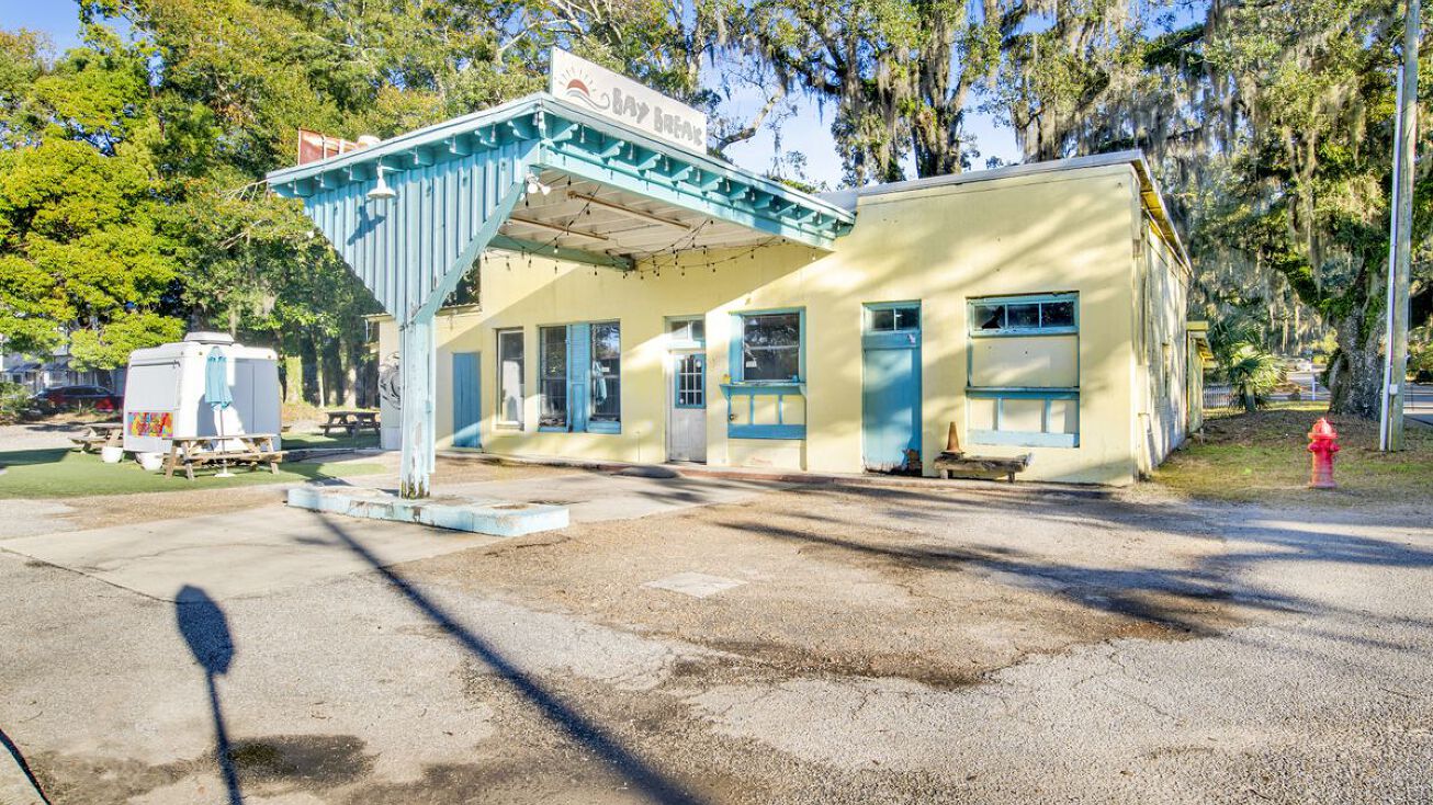 Pictures of Retail, Mixed Use, Land property located at 369 S Mobile St, Fairhope, AL 36532 for sales - image #1