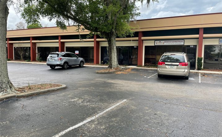 Pictures of Office, Mixed Use property located at 1706 E Semoran Blvd, Apopka, FL 32703 for sales - image #1