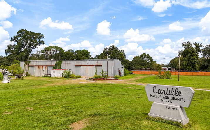 Pictures of Industrial property located at 2200 E Pinhook Rd, Lafayette, LA 70501 for sales - image #1