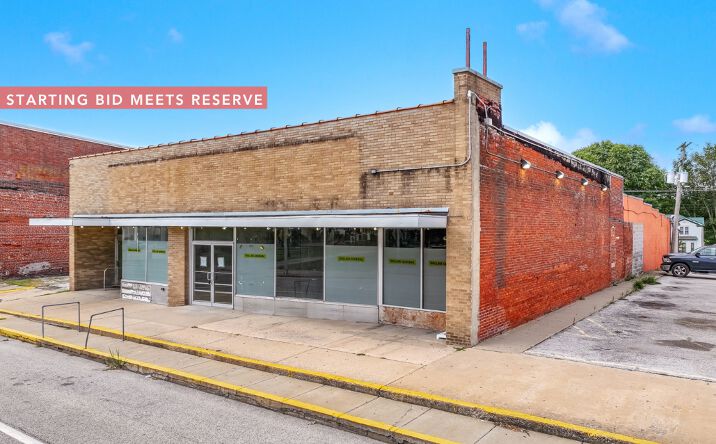 Pictures of Retail property located at 121 S Main St, White Hall, IL 62092 for comps - image #1