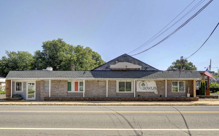 Pictures of Retail property located at 910 Union Ave, Union Beach, NJ 07735 for sales - image #1