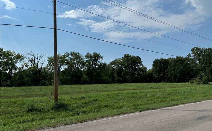 Pictures of Land property located at 00000 S 10th Street, Parsons, KS 67357 for sales - image #1