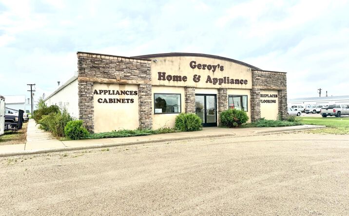 Pictures of Retail property located at 1084 3rd Street NW, Roseau, MN 56751 for sales - image #1