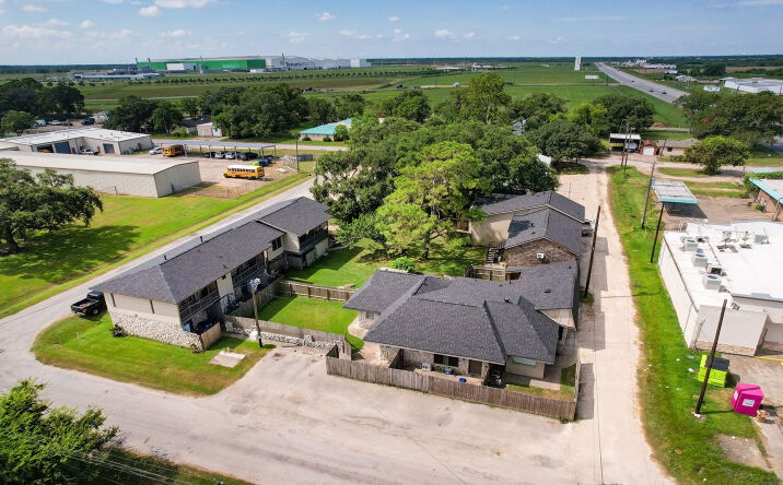 image of property at 301 AVENUE H Van Vleck TX 77482