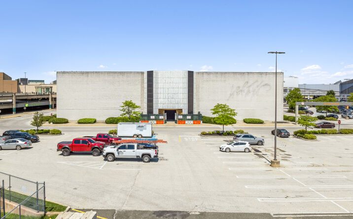 Pictures of Retail property located at 180 N Gulph Rd, King of Prussia, PA 19406 for sales - image #1