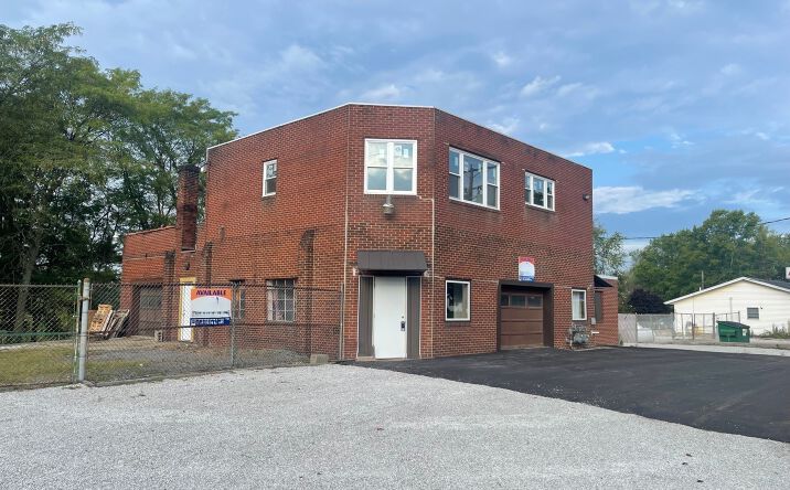 Pictures of Multifamily, Retail property located at 2627 Waynesburg Dr SE, Canton, US 44707 for sales - image #1