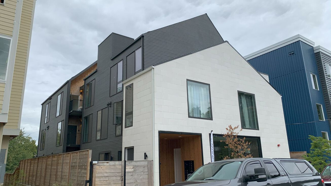 Pictures of Multifamily property located at 1615 N Willis Blvd, Portland, OR 97217 for sales - image #1