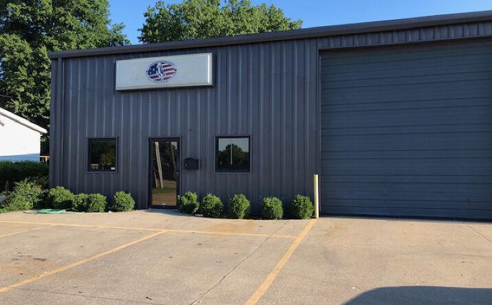 Pictures of Industrial property located at 962 Neubling Ave, Evansville, IN 47713 for sales - image #1