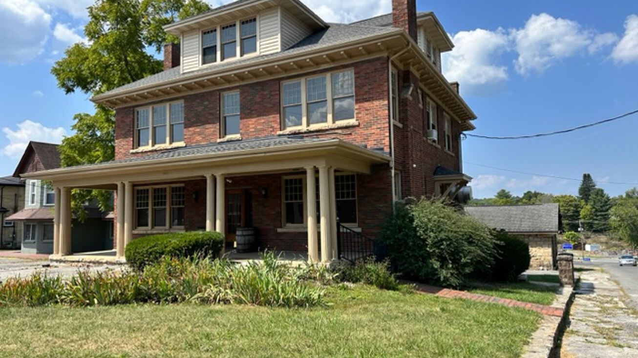 Pictures of Office, Retail property located at 600 S Oakwood Ave, Beckley, WV 25801 for sales - image #1
