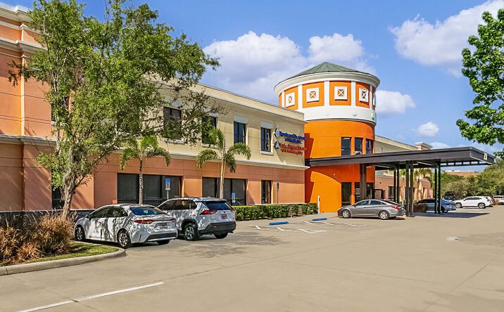 Pictures of Office property located at 737 W Oak St, Kissimmee, FL 34741 for sales - image #1