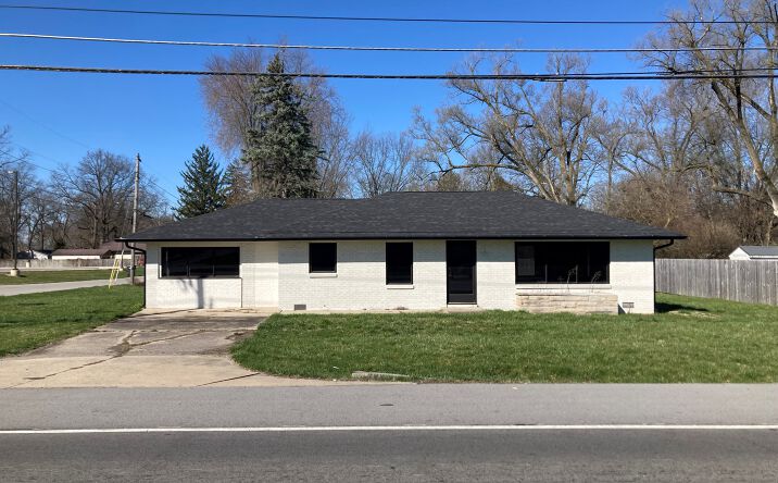 Pictures of Office, Retail property located at 3615 S Scatterfield Rd, Anderson, IN 46013 for sales - image #1