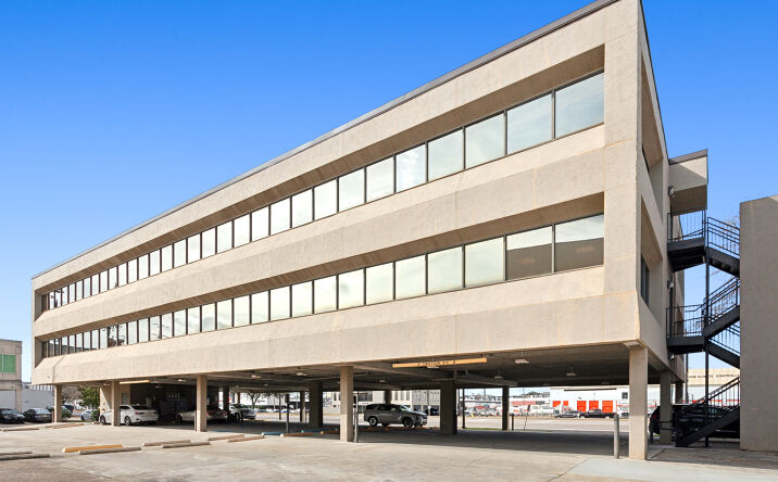 Pictures of Office property located at 3801 N Causeway Blvd  Suite 205-207, Metairie, LA 70002 for sales - image #1