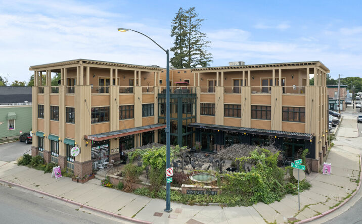 Pictures of Retail, Office, Hospitality property located at 102 S 1st Ave #101, Sandpoint, ID 83864 for sales - image #1