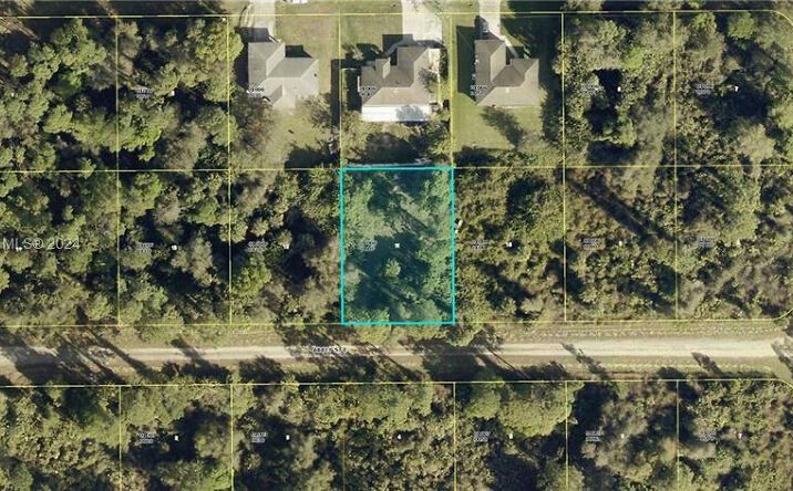 Pictures of Special Purpose property located at 913 Abbey St, Lehigh Acres, FL 33974 for sales - image #1