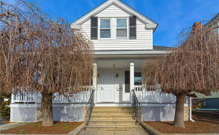 Pictures of Land, Mixed Use, Office property located at 468 Warren Avenue, East Providence, RI 02914 for sales - image #1