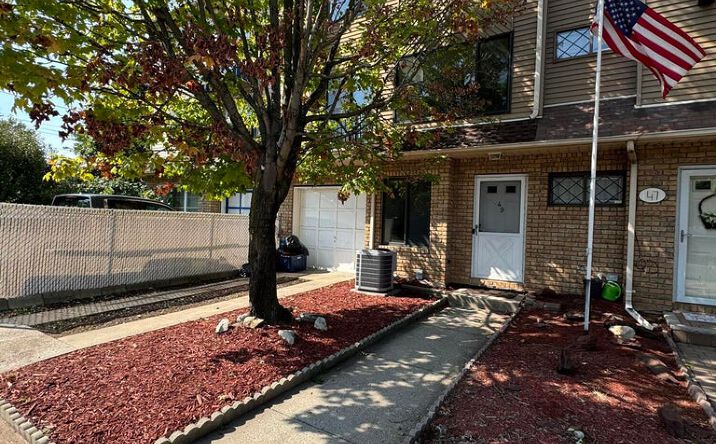 Pictures of Multifamily property located at 49 Drumgoole Rd E, Staten Island, NY 10312 for sales - image #1